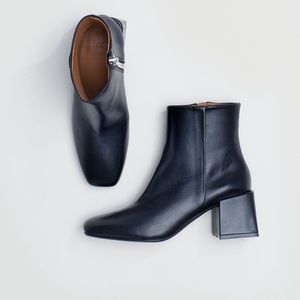 LOQ Lazaro Boot Negro Black Leather Size 40 EU / 9/9.5 US NIB Retails $425